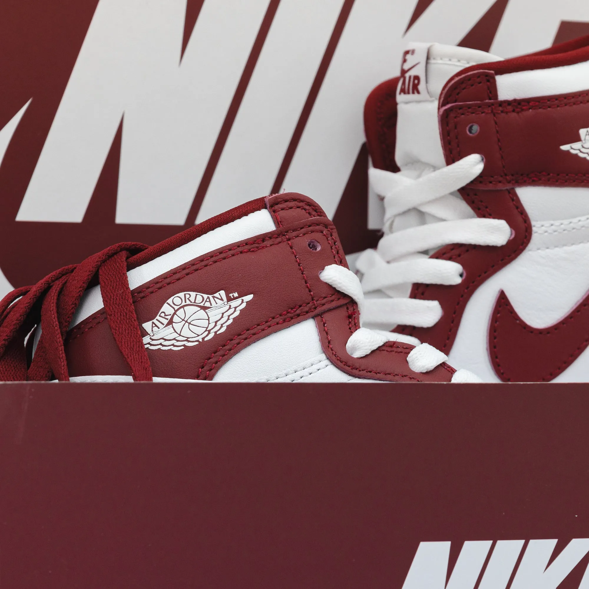 Nike Jordan 1 High OG (GS) White/Team Red FD1437-160